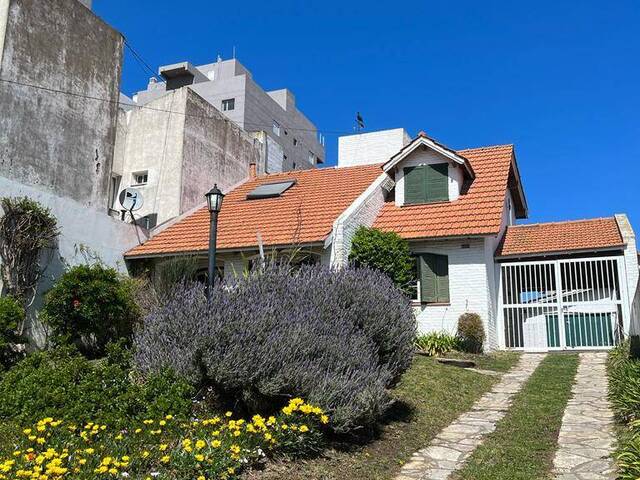 #277 - CASA para Venta en Monte Hermoso - AR-B