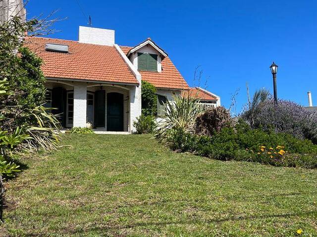 #277 - CASA para Venta en Monte Hermoso - AR-B